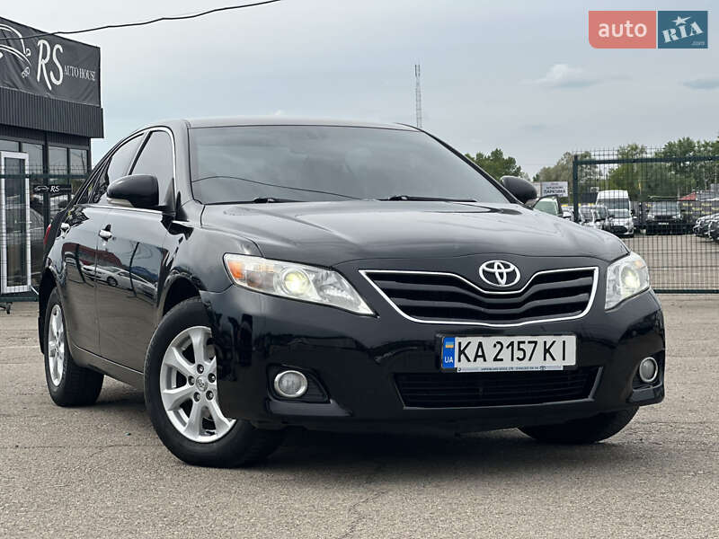 Toyota Camry (2010)