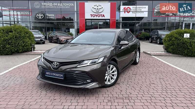 Toyota Camry (2019)