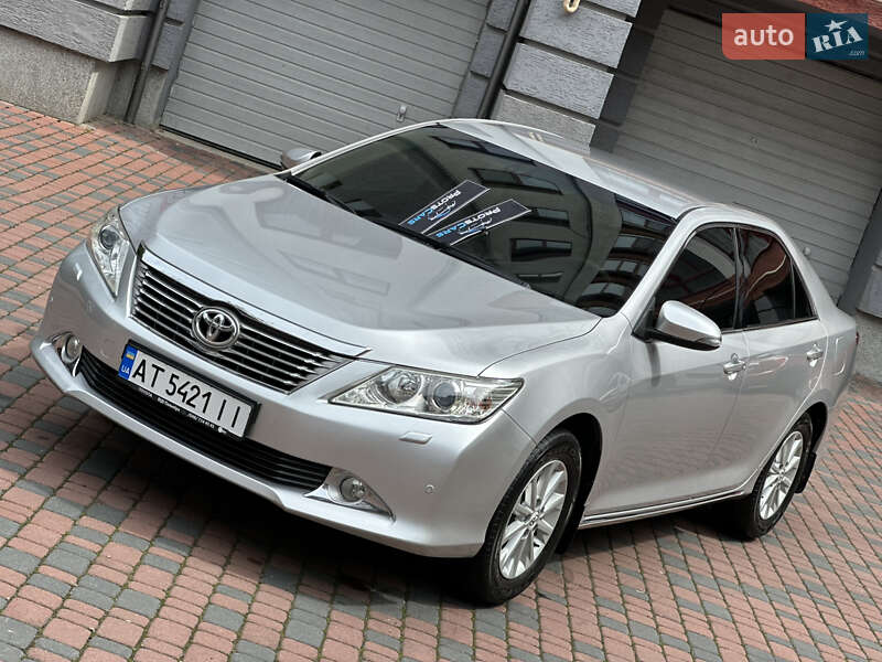 Toyota Camry (2011)