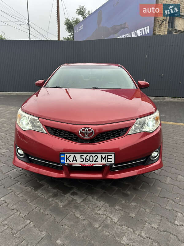 Toyota Camry (2013)