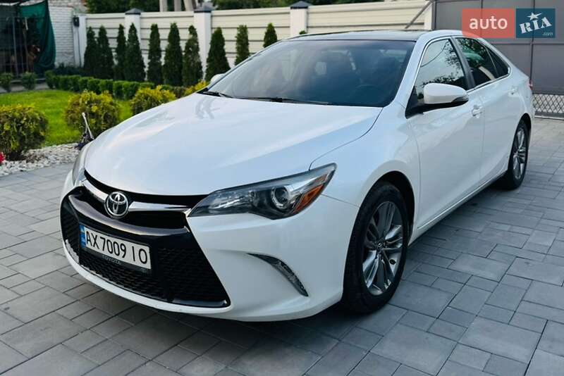 Toyota Camry (2017)