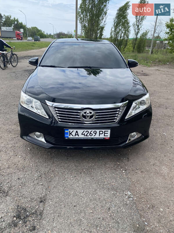 Toyota Camry (2012)