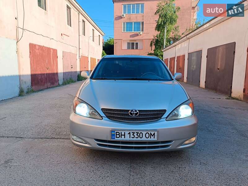 Toyota Camry (2003)