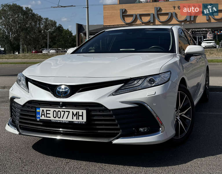 Toyota Camry (2022)