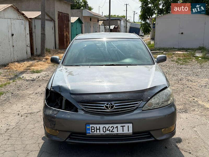 Toyota Camry (2005)