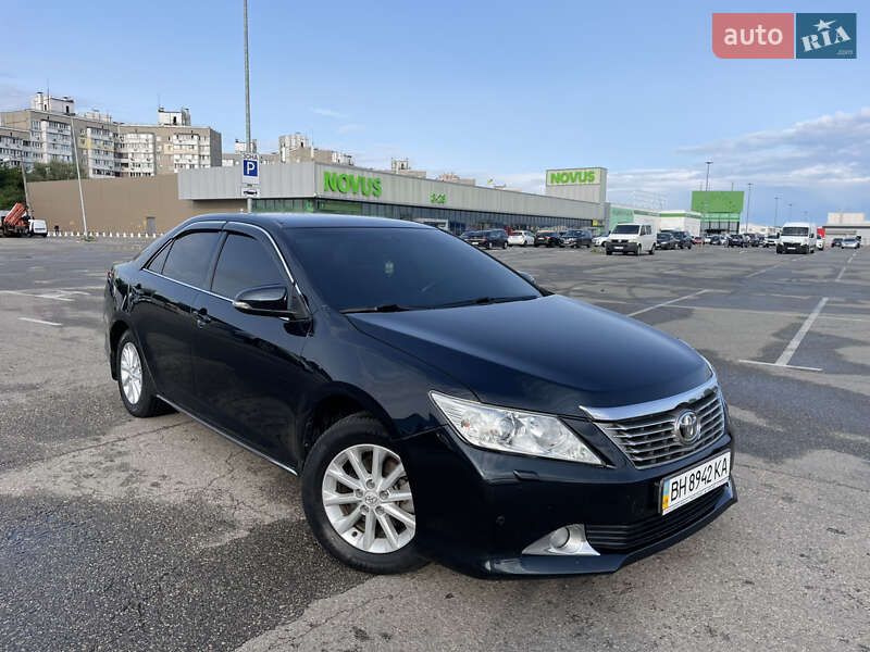 Toyota Camry (2012)