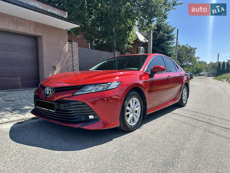 Toyota Camry (2018)