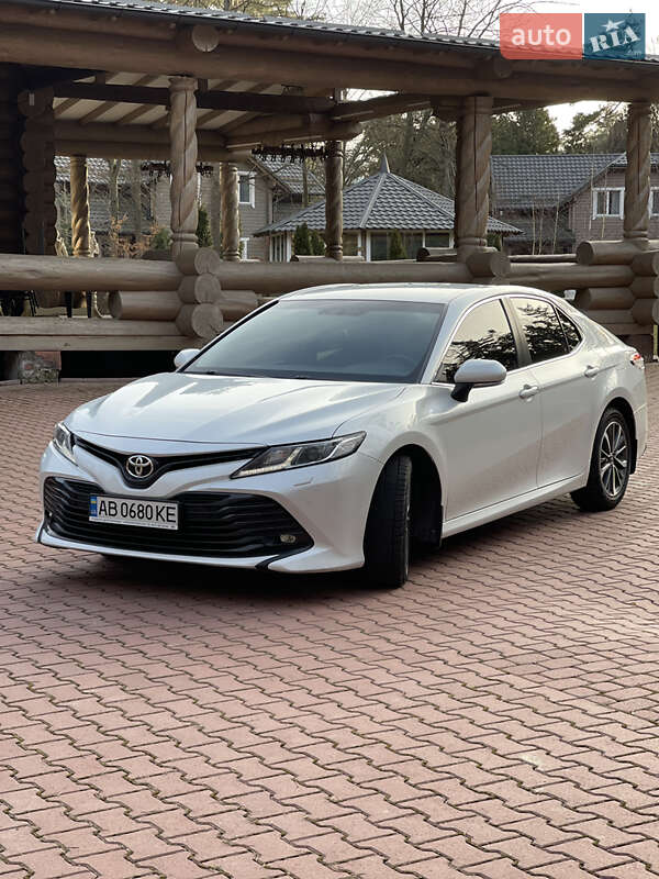 Toyota Camry (2017)