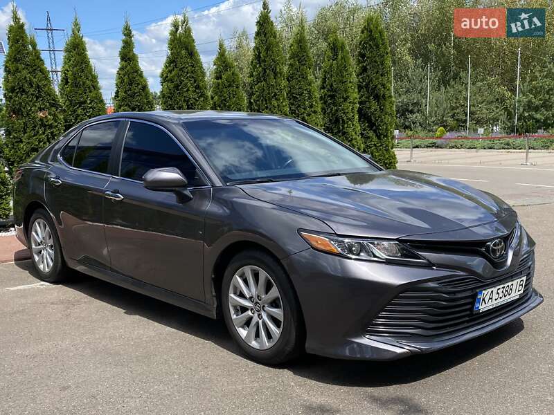 Toyota Camry (2019)