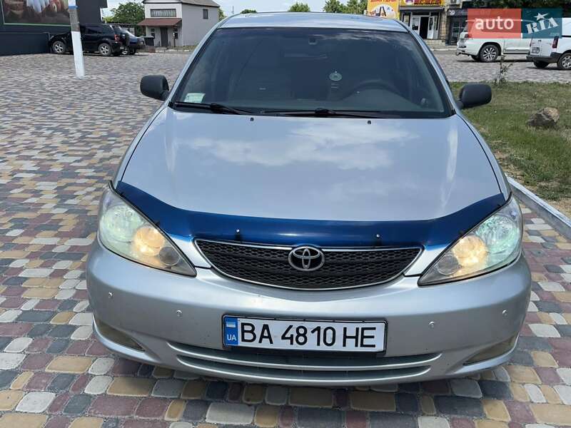 Toyota Camry (2004)