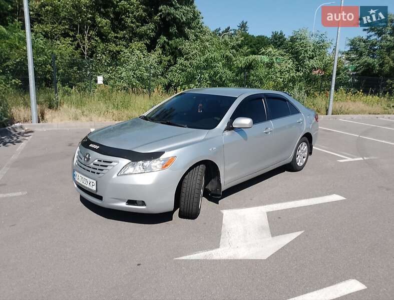 Toyota Camry (2007)