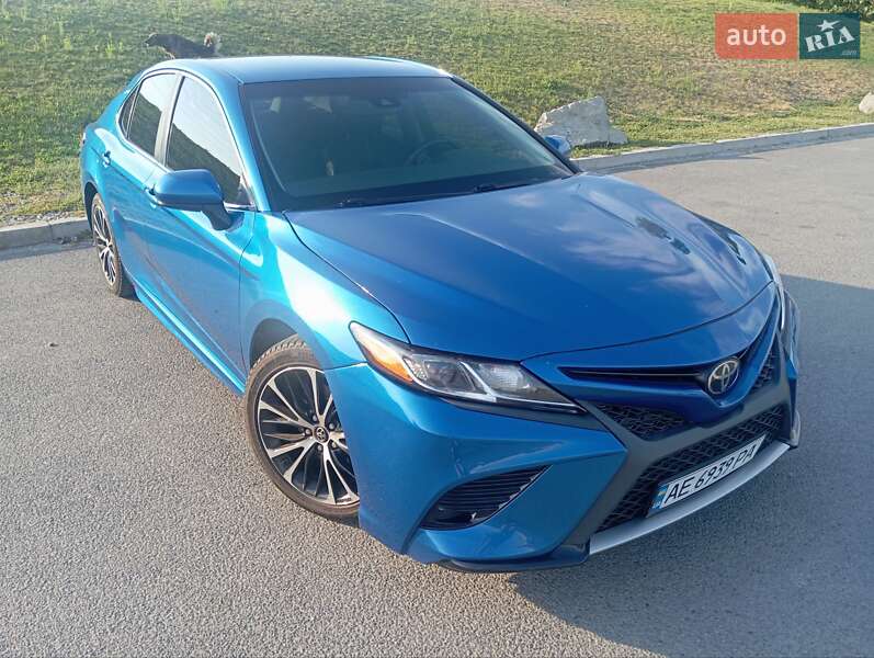 Toyota Camry (2017)