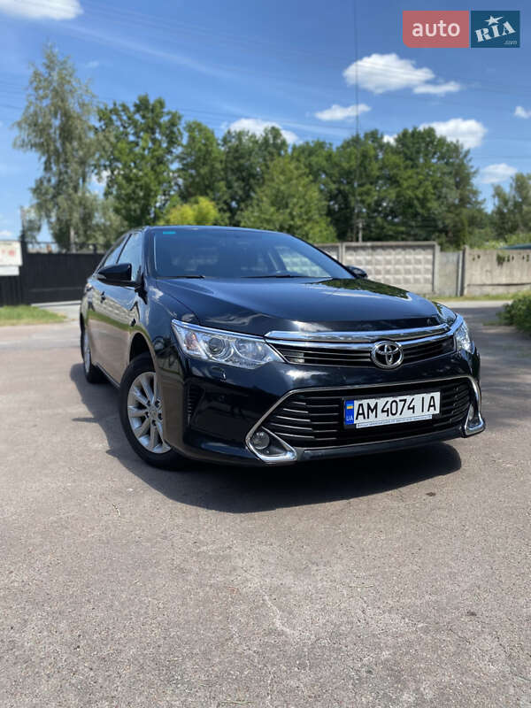 Toyota Camry (2017)