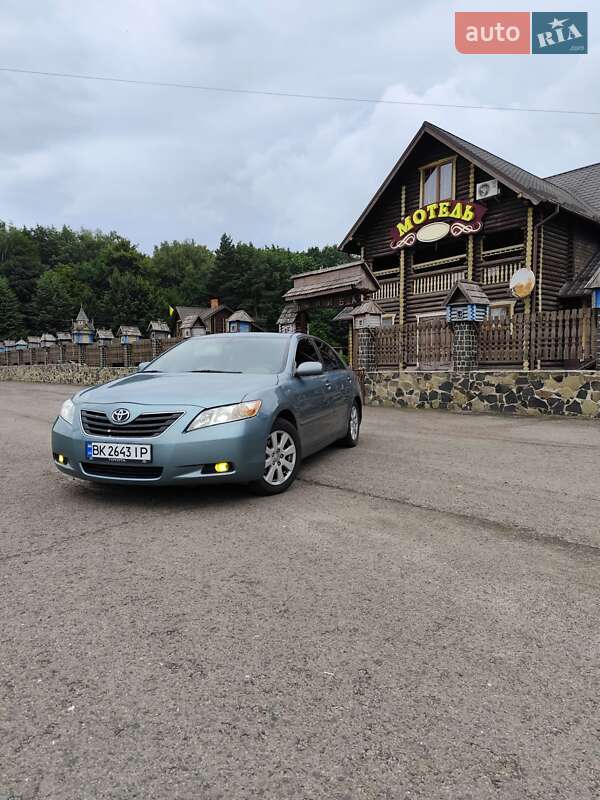 Toyota Camry (2009)