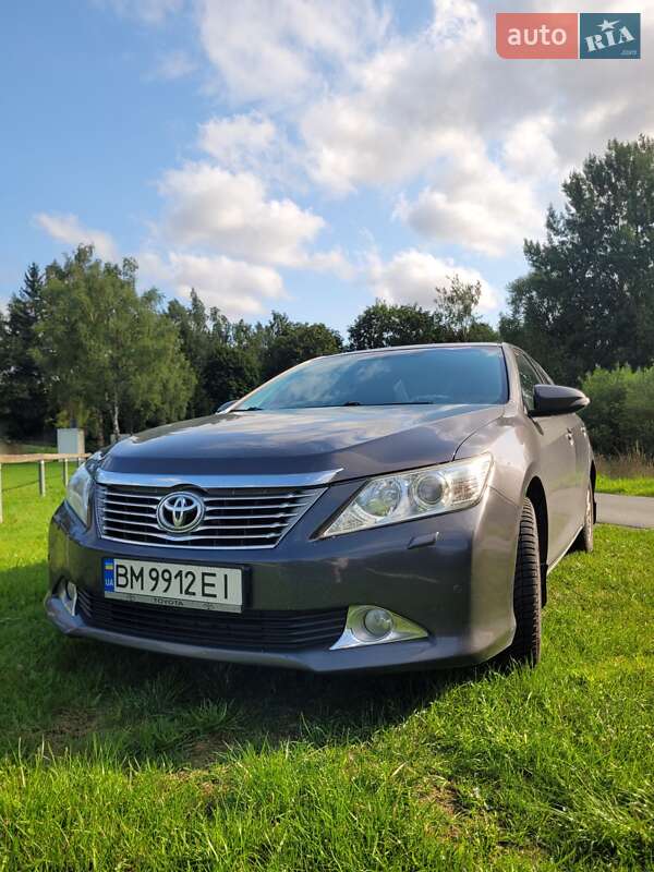 Toyota Camry (2011)