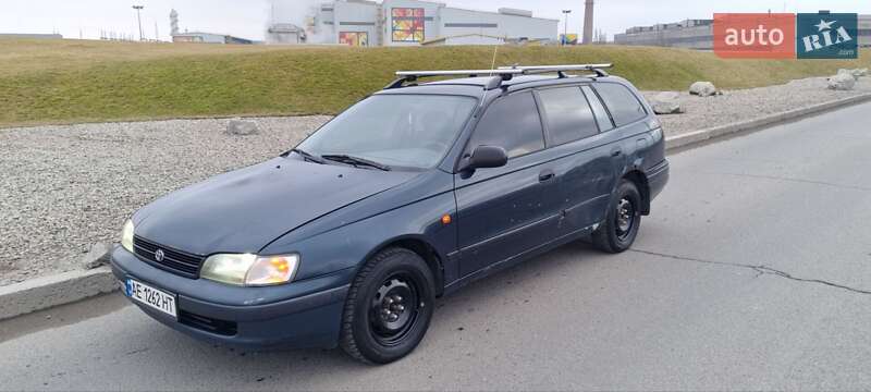 Toyota Carina e (1995)