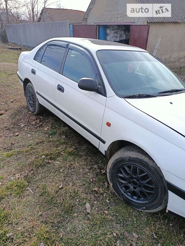 Toyota Carina e (1994)
