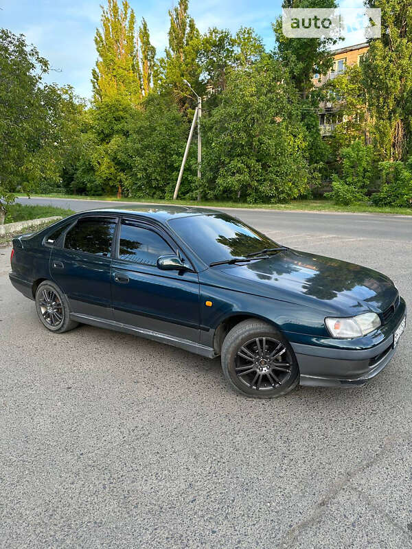 Toyota Carina e (1992)