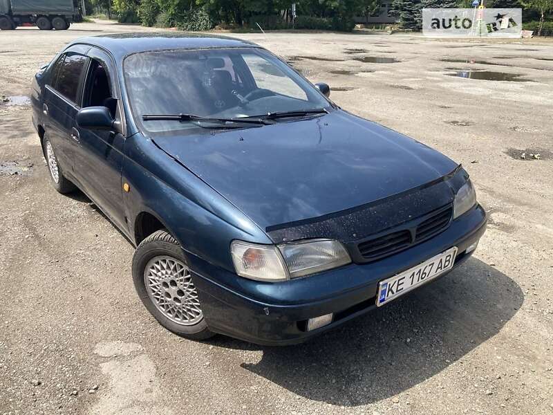 Toyota Carina (1995)