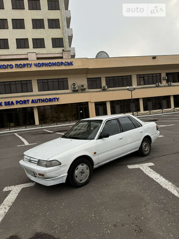 Toyota Carina (1990)