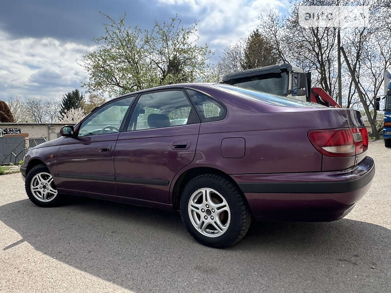 Toyota Carina (1997)