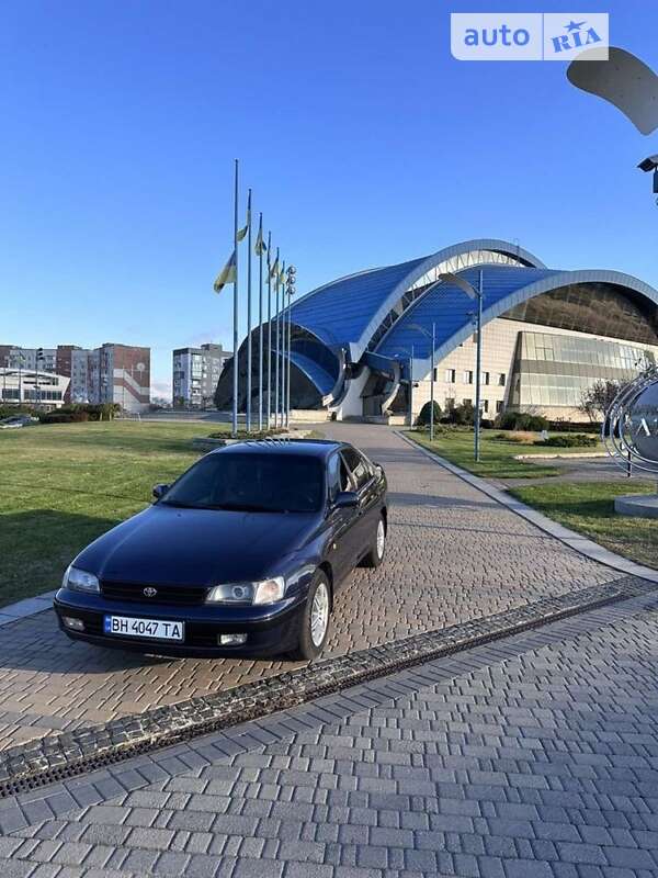Toyota Carina (1992)