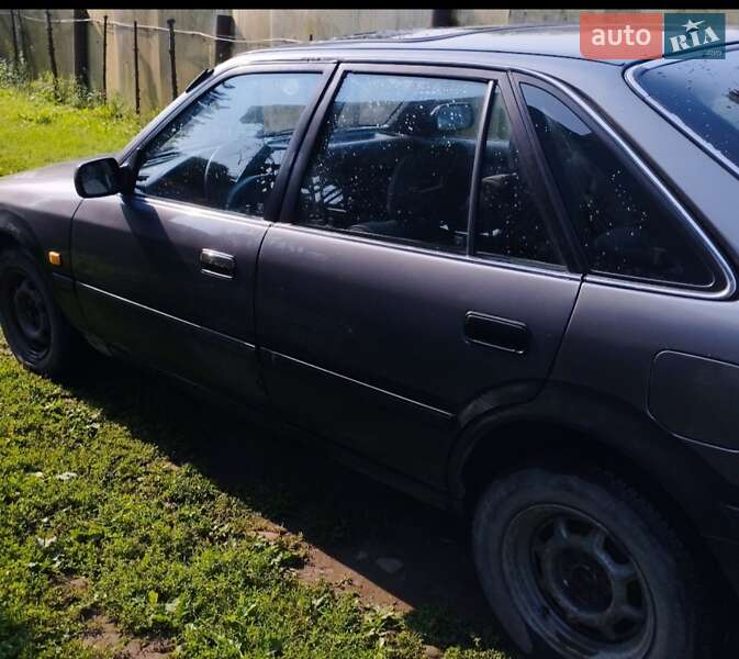 Toyota Carina (1989)