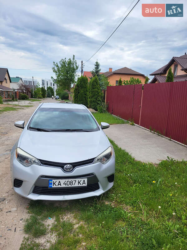 Toyota Corolla (2015)