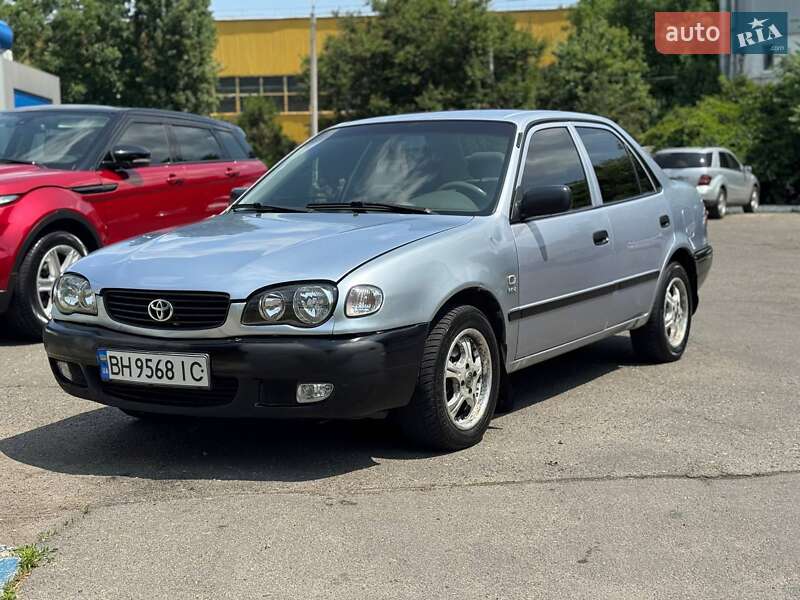 Toyota Corolla (2001)