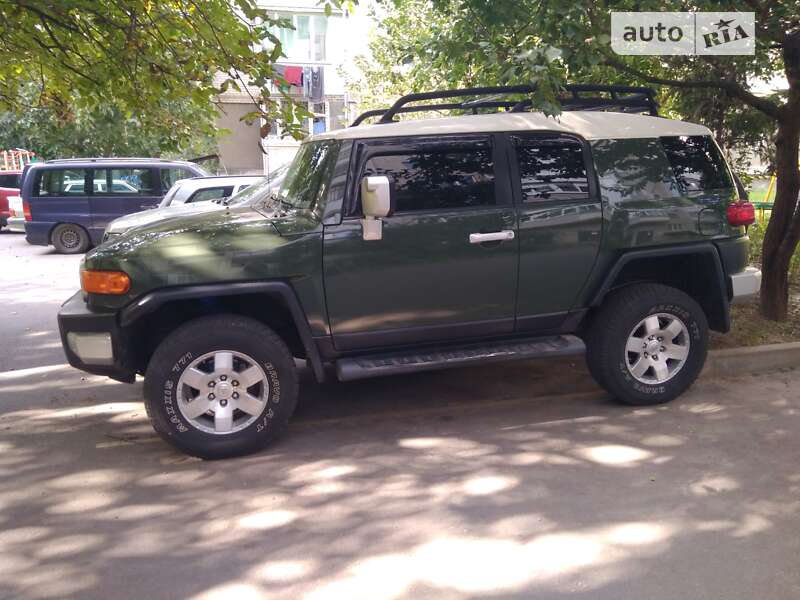 Toyota Fj cruiser (2010)