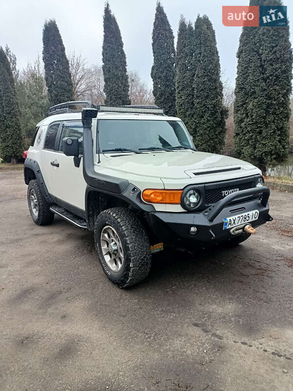 Toyota Fj cruiser (2011)