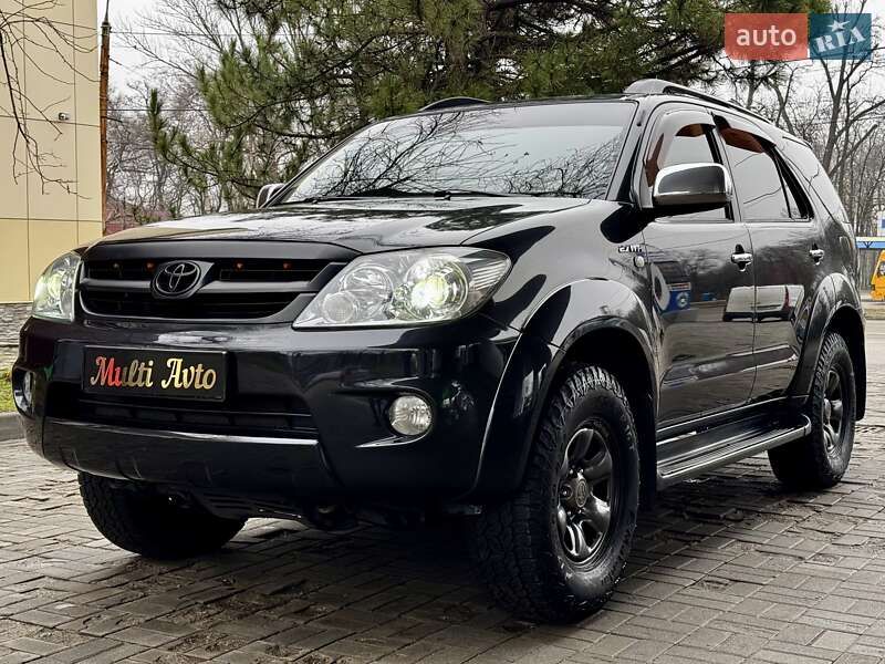 Toyota Fortuner (2007)