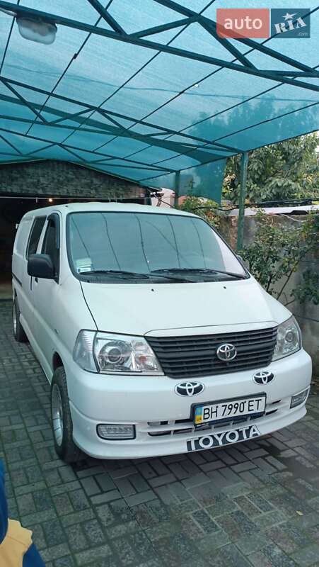 Toyota Hiace (2008)