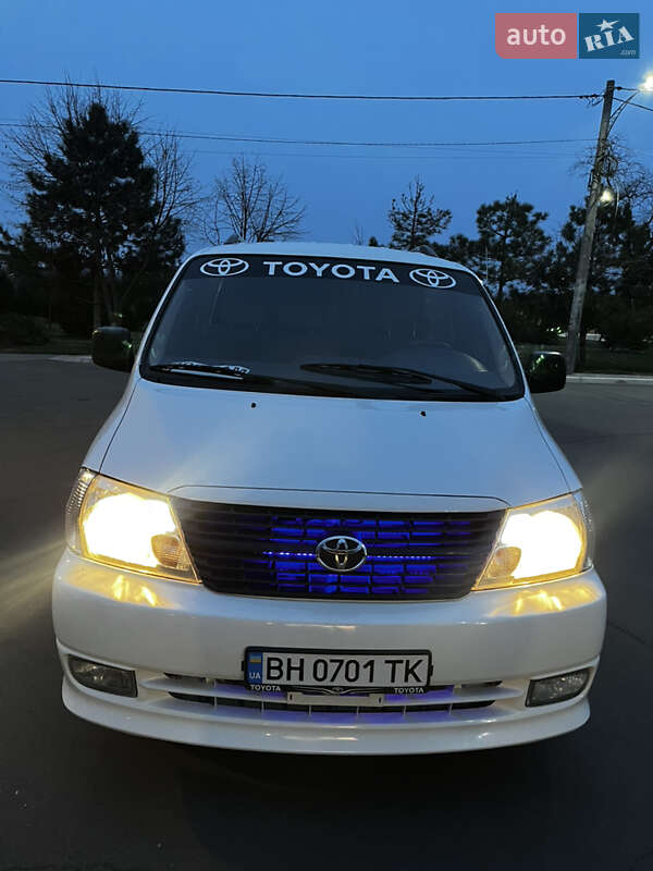Toyota Hiace (2006)