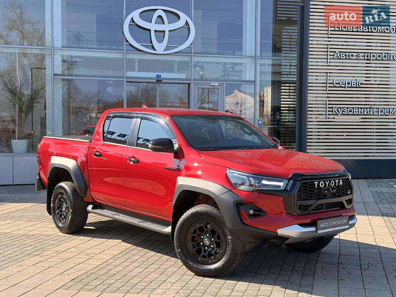 Toyota Hilux (2023)