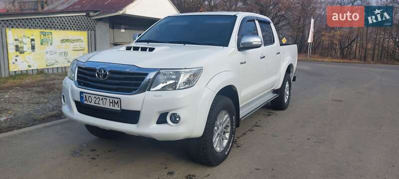 Toyota Hilux (2013)