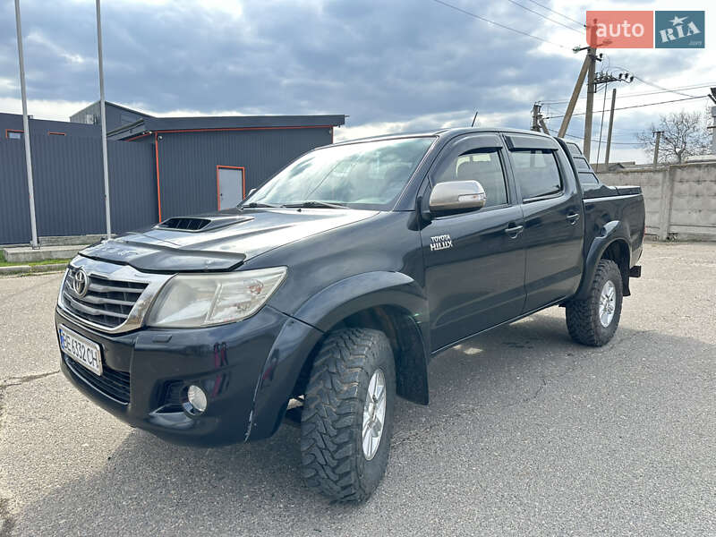 Toyota Hilux (2012)