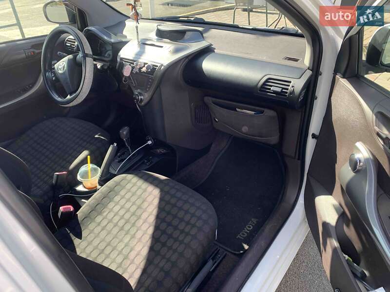 Toyota Iq (2009)