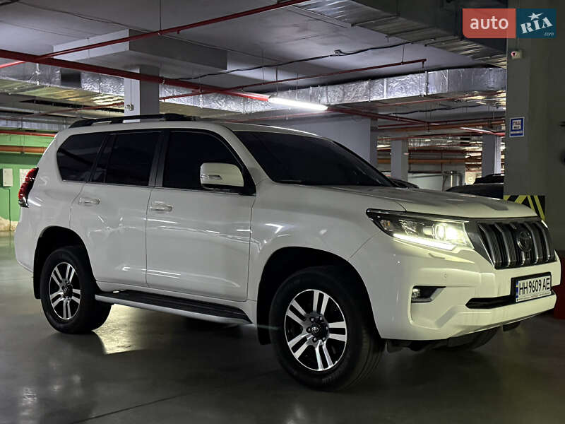 Toyota Land cruiser prado (2019)