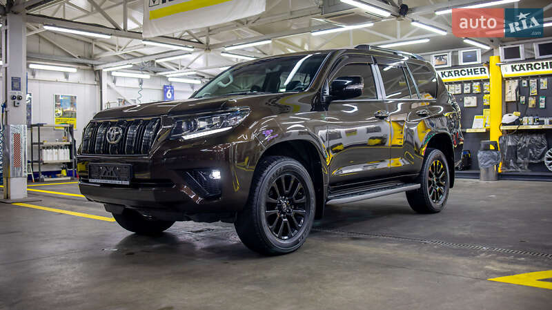 Toyota Land cruiser prado (2021)