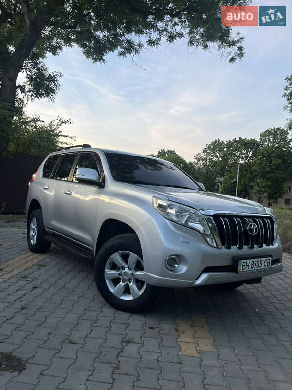 Toyota Land cruiser prado (2013)