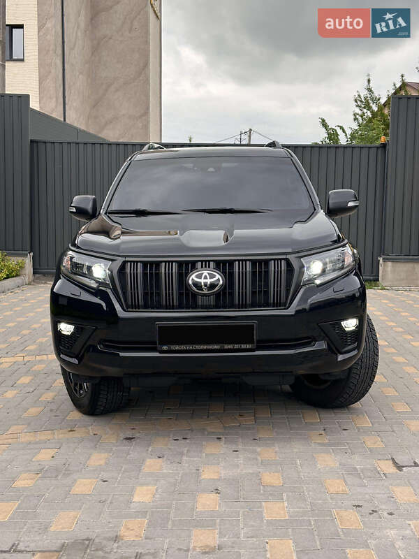 Toyota Land cruiser prado (2023)