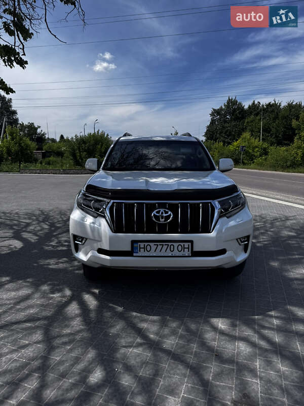 Toyota Land cruiser prado (2022)