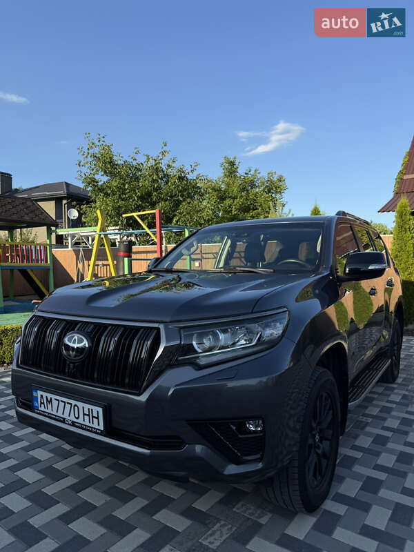 Toyota Land cruiser prado (2021)