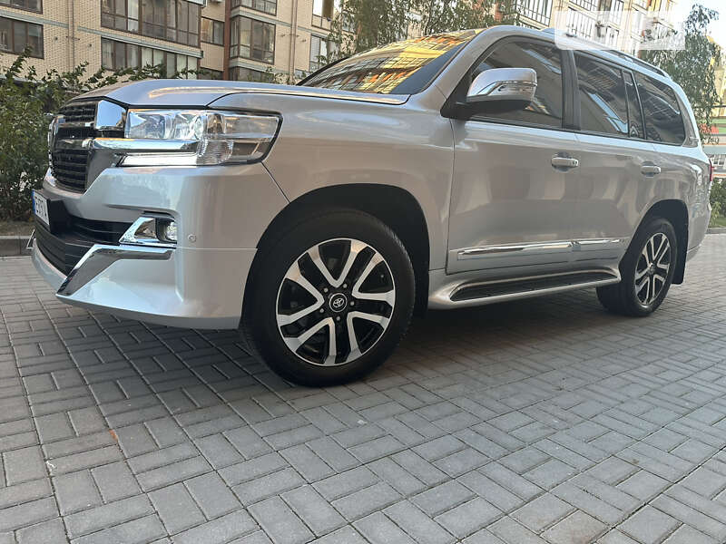 Toyota Land cruiser 200 (2009)