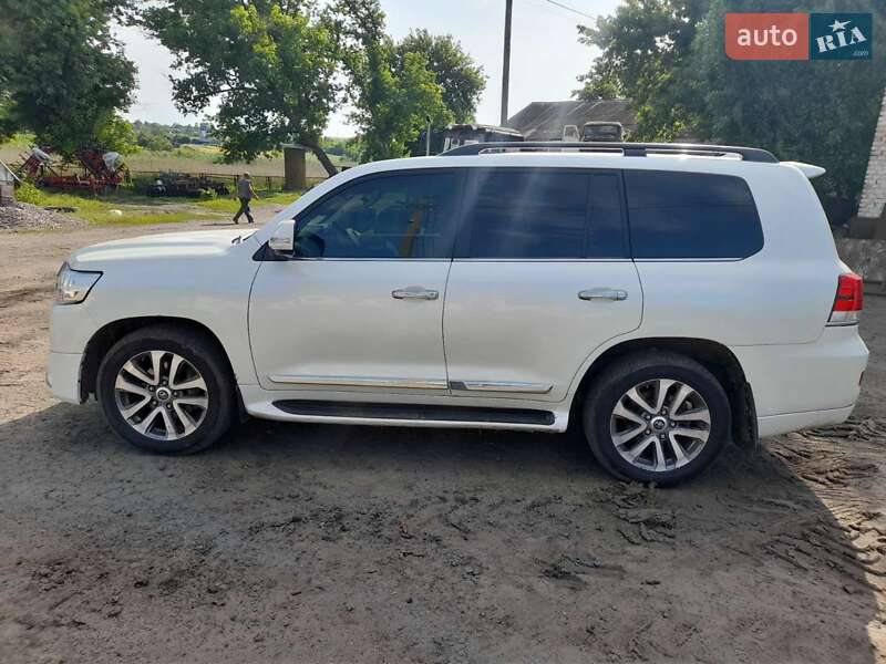 Toyota Land cruiser (2016)