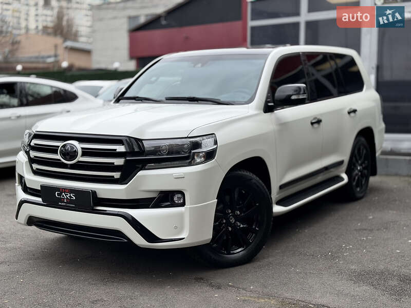 Toyota Land cruiser (2016)