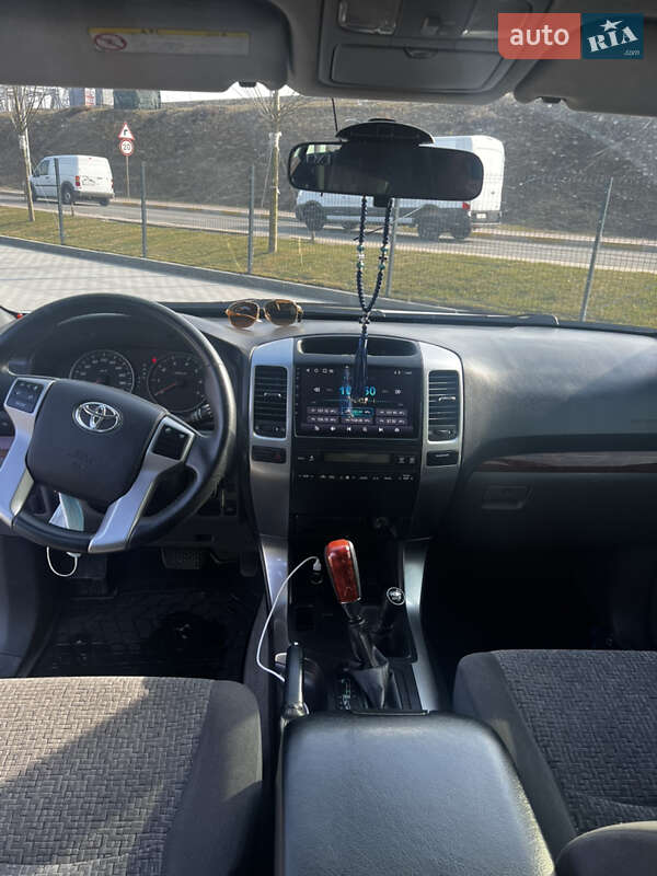 Toyota Land cruiser (2005)