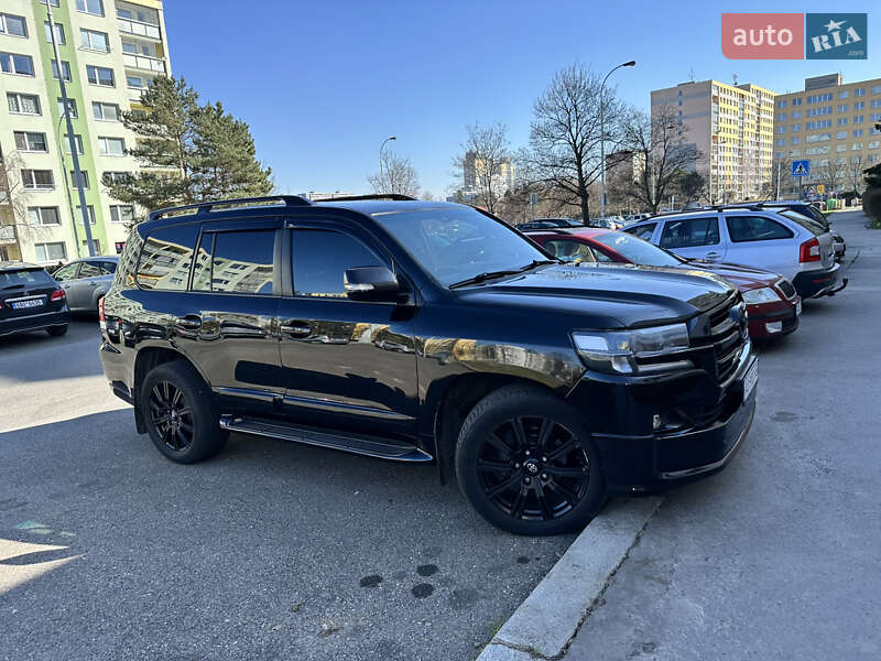 Toyota Land cruiser (2012)