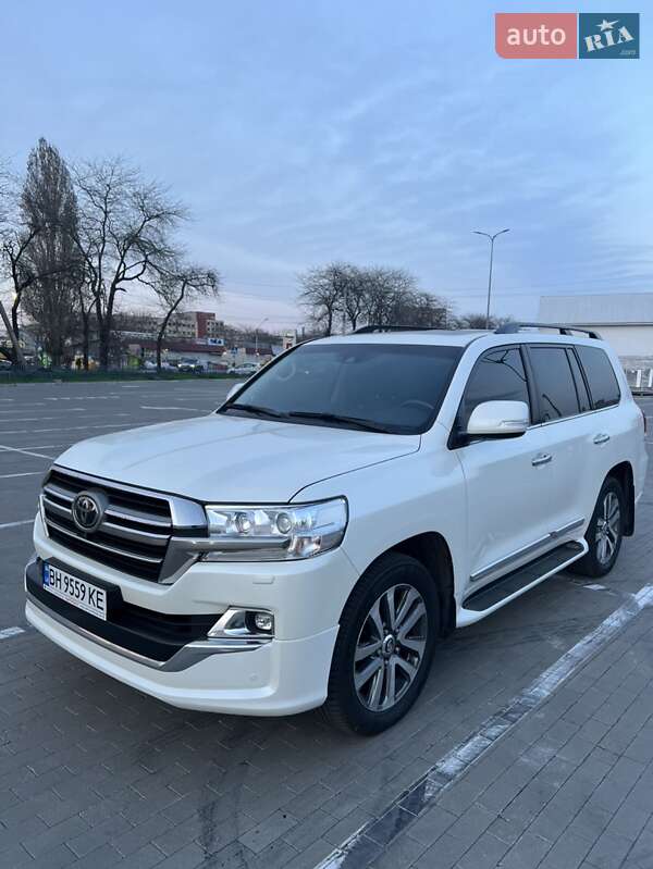 Toyota Land cruiser (2019)
